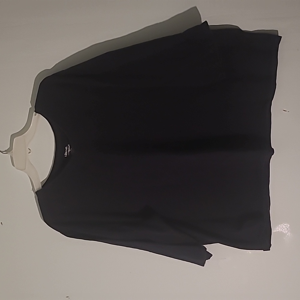 Black Tee-shirt size 26/28W (3x) Brand Liz&Me 100% Cotton ECU Mid long sleeve